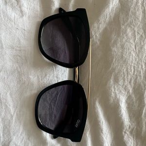 QUAY SUNGLASSES